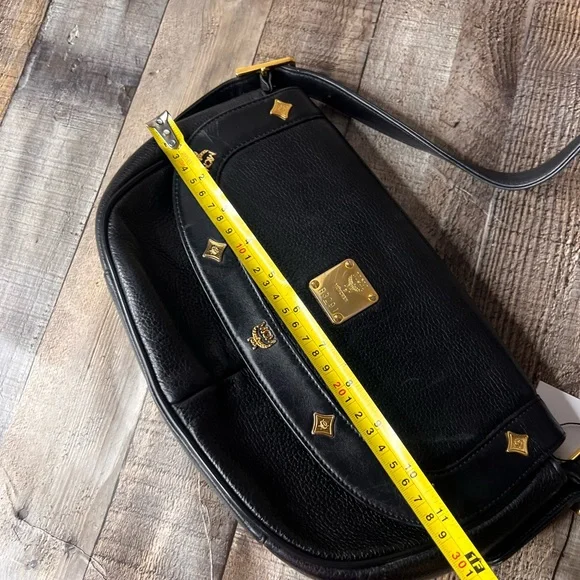 MCM Black Leather Shoulder bag with Gold Hardware - Picture 13 of 16